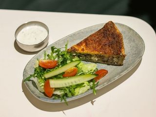 Кіш з куркою та грибами