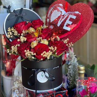 Boite de fleurs avec Couer 