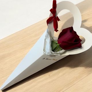 1 Trandafir in ambalaj 