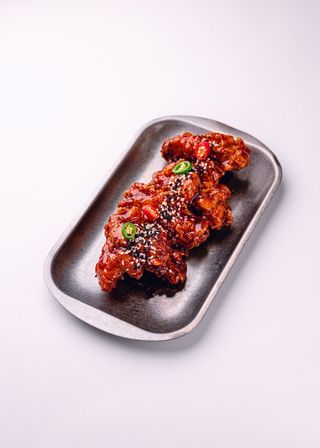 Крылышки в остро-сладком соусе 4 шт 