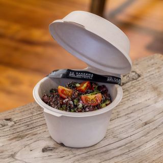 Ensalada de quinoa negra mediterránea