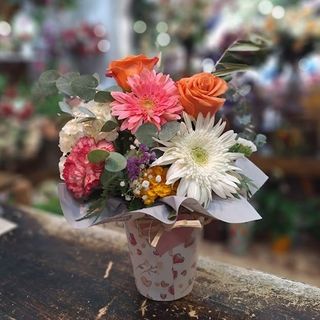 Arreglo  de flores  variadas "La Cruz"