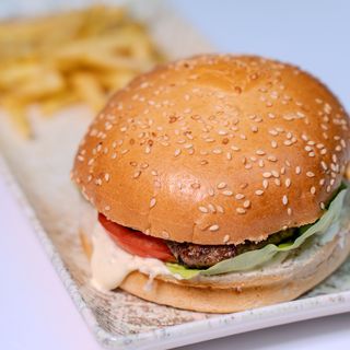 Classic burger i pomfrit