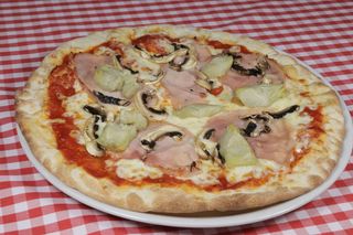 Pizza capricciosa