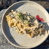 Pasta with chicken and mushrooms