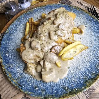 Piept de pui cu sos de ciuperci de padure 450 gr