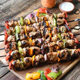 Свинско шишче с гарнитура (2бр 450г)