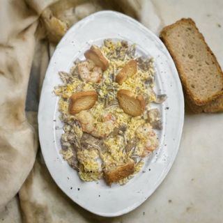 Revuelto De La Casa (Gulas, Gambas, Setas)