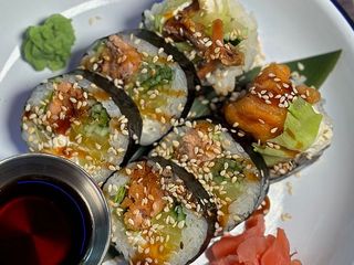 FUTOMAKI  ŁOSOŚ PIECZONY (200g)