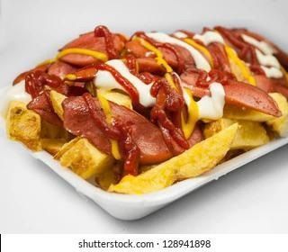 Salchi Papas 3 Salsas Y Queso Rayado