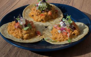 Tacos de tinga de pollo (3 uds.)