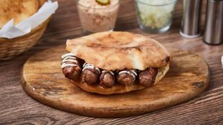 Rolovani ćevap sa slaninom 