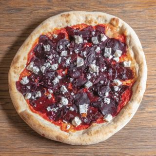 Pizza z Karmelizowanymi Burakami