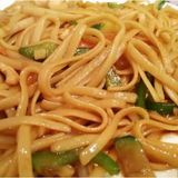 Tallarines Fritos Con Pollo