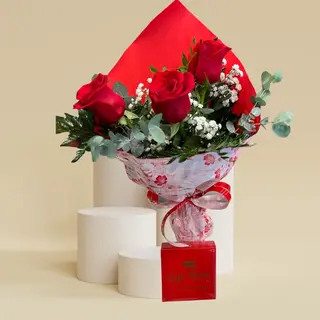 Ramo de 3 rosas rojas con jarron de cristal