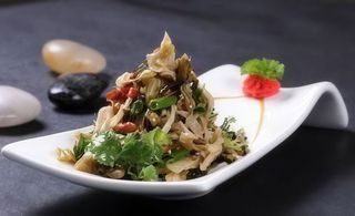 A08, Verdure di prugne e germogli di bambù - 1 porzione 青梅竹笋丝