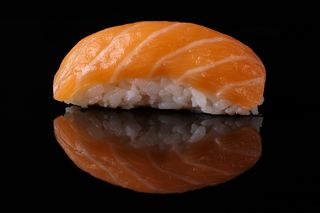 Нігірі з лососем (35г)