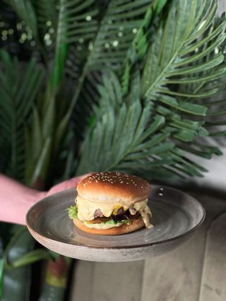 ЧІзбургер з телятиною 