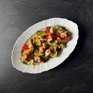 Салат з креветками, авокадо та манго (300г)