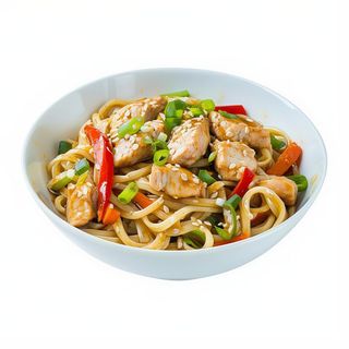 Tallarines (planos) con pollo frito