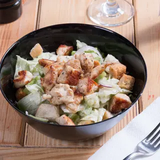 Salată Caesar