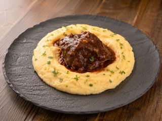 საქონლის ლოყა თაშმიჯაბით / Beef Cheek with Tashmijabi
