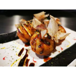 141. Takoyaki (4 Uds.)