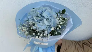Bukiet z Niebieską Hortensją i Gipsówką