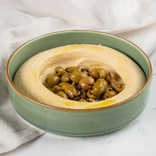 Hommos cu masline verzi