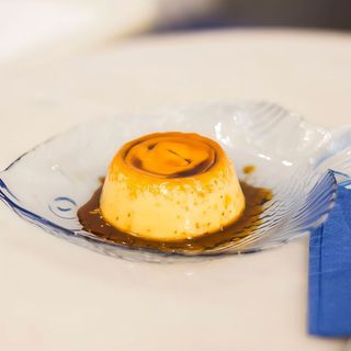 Flan De Huevo Con "Efecto Volcán"