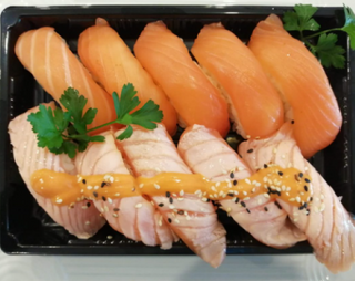 8.Nigiri Salmão e Niguiri Salmão Braseado com Molho Cocktail