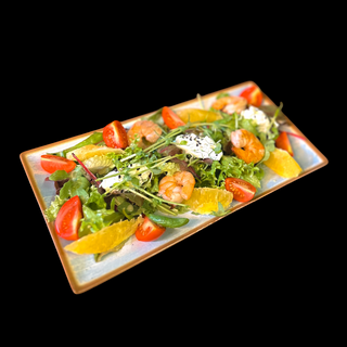 Салат з тигровими креветками та крем-сиром