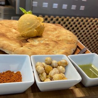 Hummus de Pesto Rojo