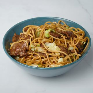 Wok teletina sa prženim rezancima