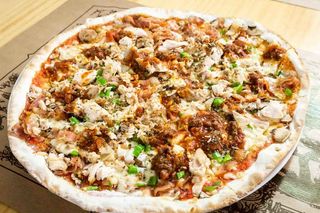 Pizza Suprema de Pollo