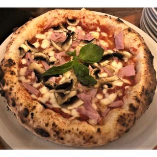 Pizza prosciutto e funghi