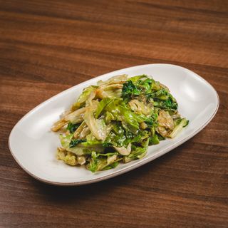 Pržena salata sa sosom od ostriga