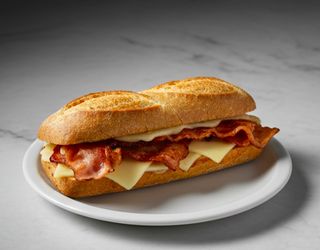 Bocadillo bacon y queso