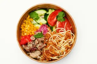 Боул з рваною свининою та овочами (400г)