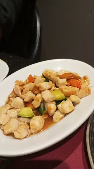 Pollo con mandorle