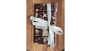 Czekolada deserowa z orzechami