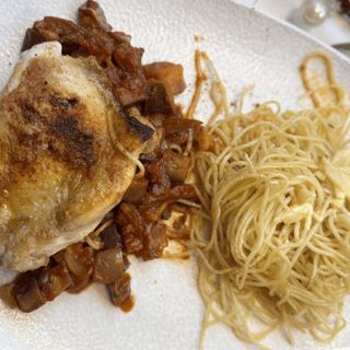 Muslo pollo caponata