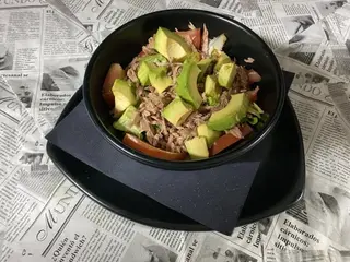 Ensalada De Atún con Aguacate