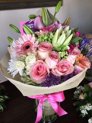 Ramo Flor Variada Y Rosas