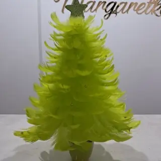 Choinka  z piórek jasno zielona