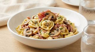 Tortellini De Carne Con Jamón Y Champiñones