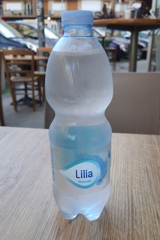 Acqua naturale