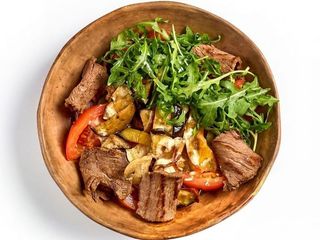 Теплий салат з подвійною телятиною (350g)