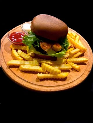 Бургер X LOUNGE з яловичиною та креветкою 325 грм