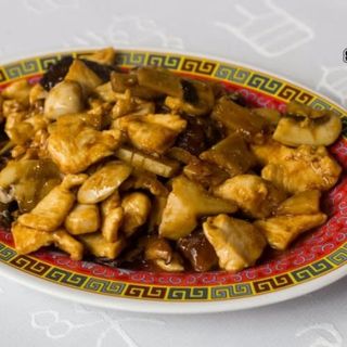 Pollo con Setas y Bambú